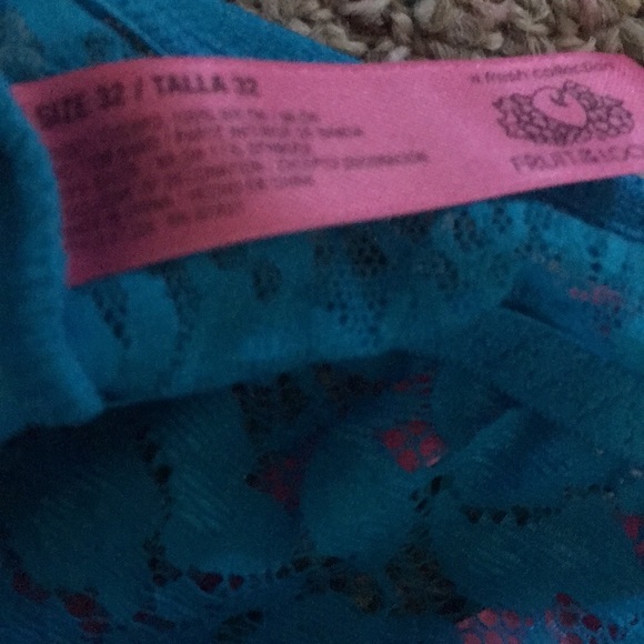 NWOT 3 pack Fruit of the loom lace bralettes 32 - Picture 2 of 4